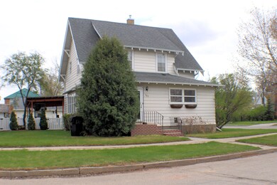 Front of Home<|>Public<|>