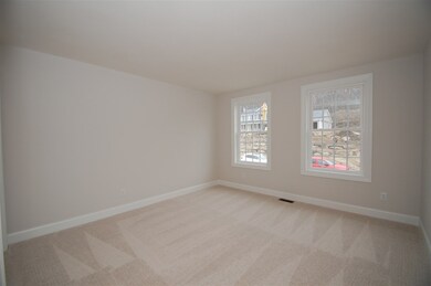 114 Brookview Dr, Hooksett, NH 03106 - photo 4