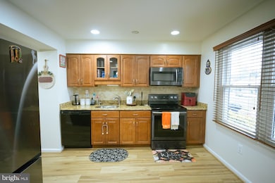 11 Briarstone Ln, Gaithersburg, MD 20877 - photo 3