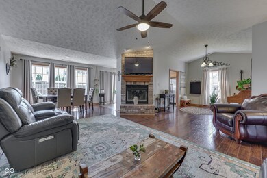 13 Pin Oak Ct, Whiteland, IN 46184 - photo 6