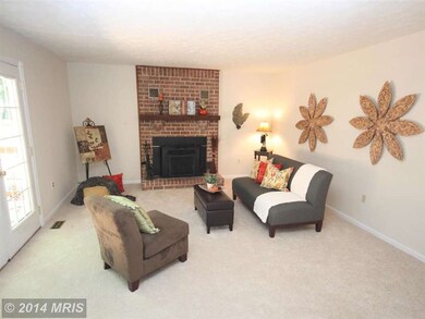 5902 Oakland Park Dr, Burke, VA 22015 - photo 7