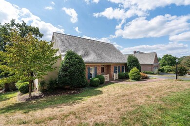 403 Candlelight Dr, Staunton, VA 24401 - photo 4