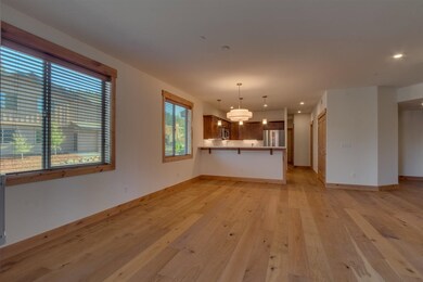 9 ' ceilings, gas fireplace with ledge-stone rock,