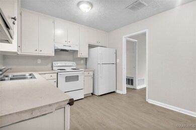 3012 Fredericksburg Dr, Montgomery, AL 36116 - photo 7