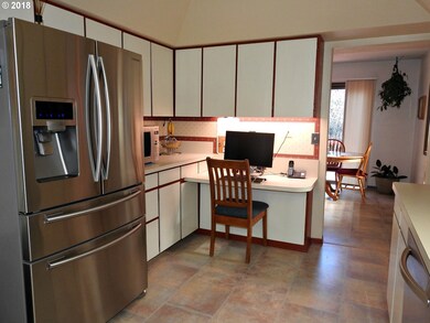 1179 Arcadia Dr, Roseburg, OR 97471 - photo 5