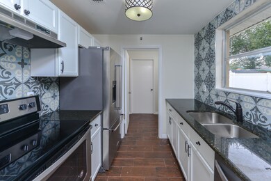 5-9292_Northcliffe_Blvd_93