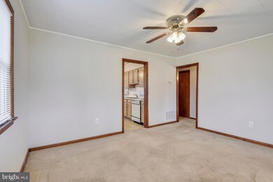 19 Compression Ct, Middle River, MD 21220 - photo 4
