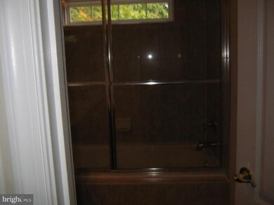 773 Raven Ave, Gaithersburg, MD 20877 - photo 2