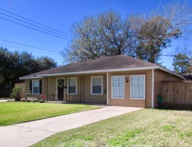 1401 Glourie Dr, Houston, TX 77055 - photo 3