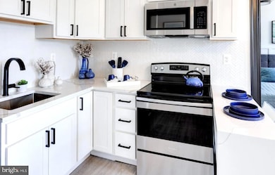 1005 N Charles St unit 3C, Baltimore, MD 21201 - photo 3