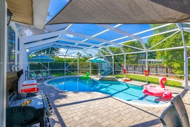 312 N Luna Ct, Hollywood, FL 33021 - photo 3