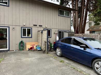 1599 N Hemlock St, Coquille, OR 97423 - photo 5