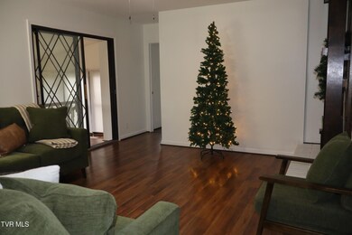 1207 Woodside Dr, Johnson City, TN 37604 - photo 7