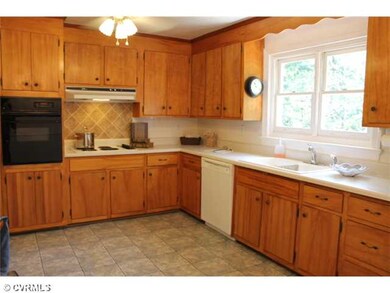 Kitchen - Spotless and Large Kitchen.  All Applian