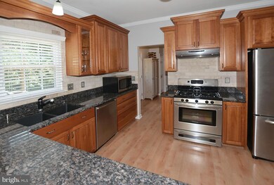15305 Surrey House Way, Centreville, VA 20120 - photo 4
