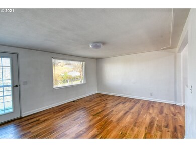 823 SW 5th St, Pendleton, OR 97801 - photo 7