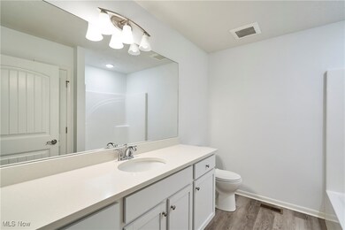 2nd floor full bathroom