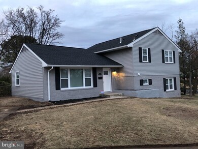 8204 Legation Rd, New Carrollton, MD 20784 - photo 2