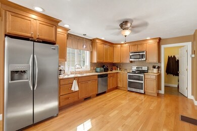 54 Holt Rd, Holden, MA 01520 - photo 5