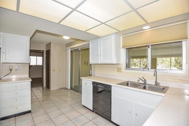 9818 W Evergreen Dr, Sun City, AZ 85373 - photo 5