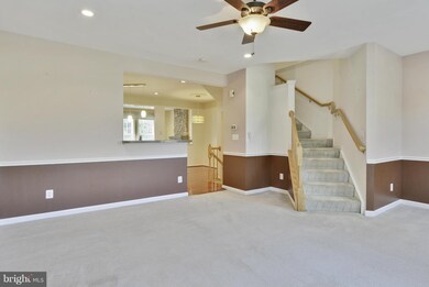 2564 Banshire Dr, Herndon, VA 20171 - photo 2