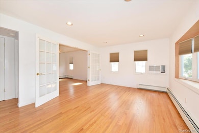 243 Seaford Ave, Massapequa, NY 11758 - photo 5