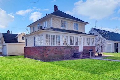 31 Hiawatha Dr, Brightwaters, NY 11718 - photo 3