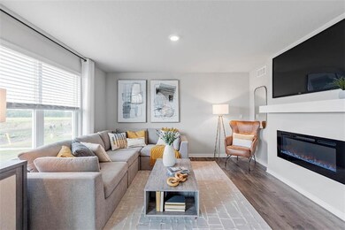 2820 50th St, Des Moines, IA 50310 - photo 3