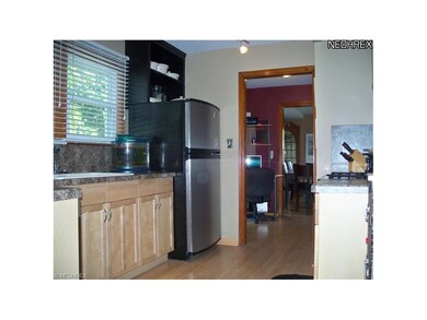 Kitchen 7 years young with stainless and black app