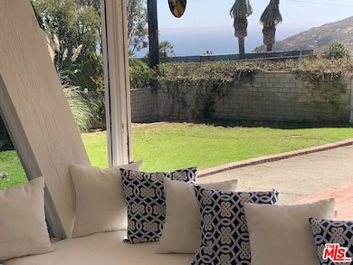 29151 Cliffside Dr, Malibu, CA 90265 - photo 2