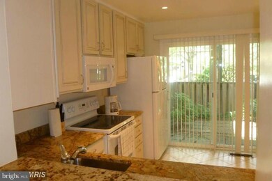 1672 Valencia Way, Reston, VA 20190 - photo 4