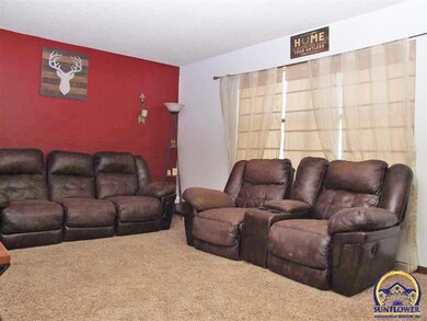 2520 SW Buchanan St, Topeka, KS 66611 - photo 4