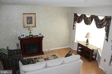 1135 Shortleaf Cir, Sykesville, MD 21784 - photo 2