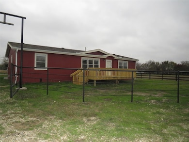 2141 Crockett Rd, Sanger, TX 76266 - photo 3