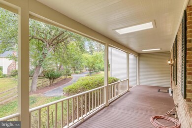 12210 Rowan Tree Dr, Fairfax, VA 22030 - photo 5