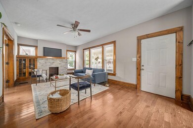 299 E 9th Avenue
