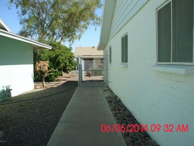 Side Gate Chain Link