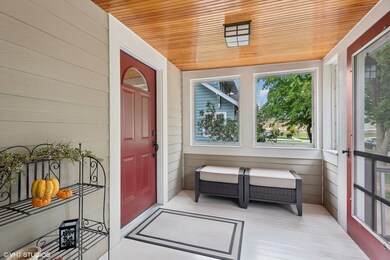 592 S Washington St, Elmhurst, IL 60126 - photo 3