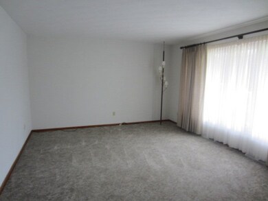 22897 Mulberry Ct, Goshen, IN 46528 - photo 2