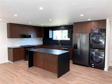All New Kitchen and Appliances.