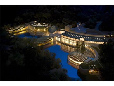 Minutes to beautiful Crystal Bridges