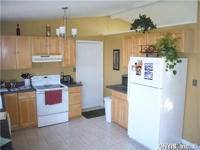 Kitchen Tile floor