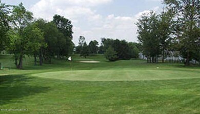 266 Primrose Ln, Freehold, NJ 07728 - photo 3