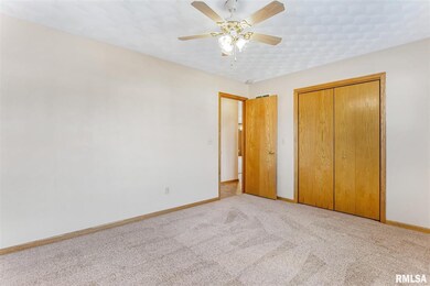 2735 Linwood Ct, Davenport, IA 52806 - photo 3