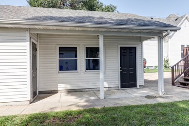 107 E Daggy St, Tuscola, IL 61953 - photo 7