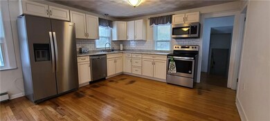 28 Burgess Dr, Warwick, RI 02886 - photo 3
