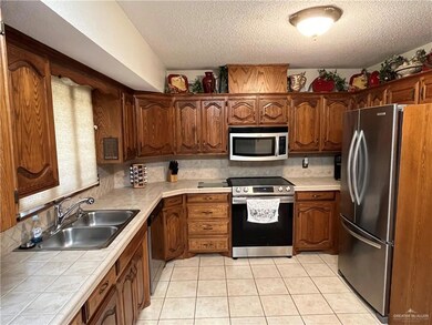 919 Citrus Dr, Alamo, TX 78516 - photo 4