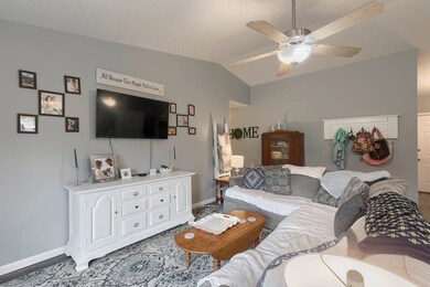 6119 Sutter Loop E, Owensboro, KY 42303 - photo 2