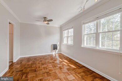 3357 Martha Custis Dr unit 825-3357, Alexandria, VA 22302 - photo 4