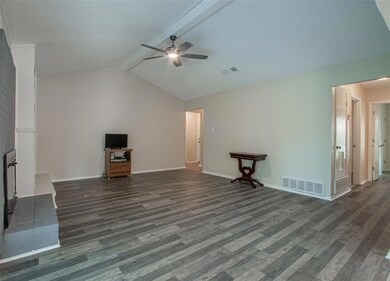 2000 Knoxville Dr, Bedford, TX 76022 - photo 7